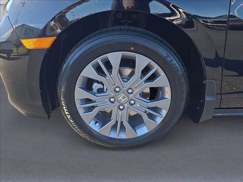 New 2026 Honda Odyssey Touring image 9