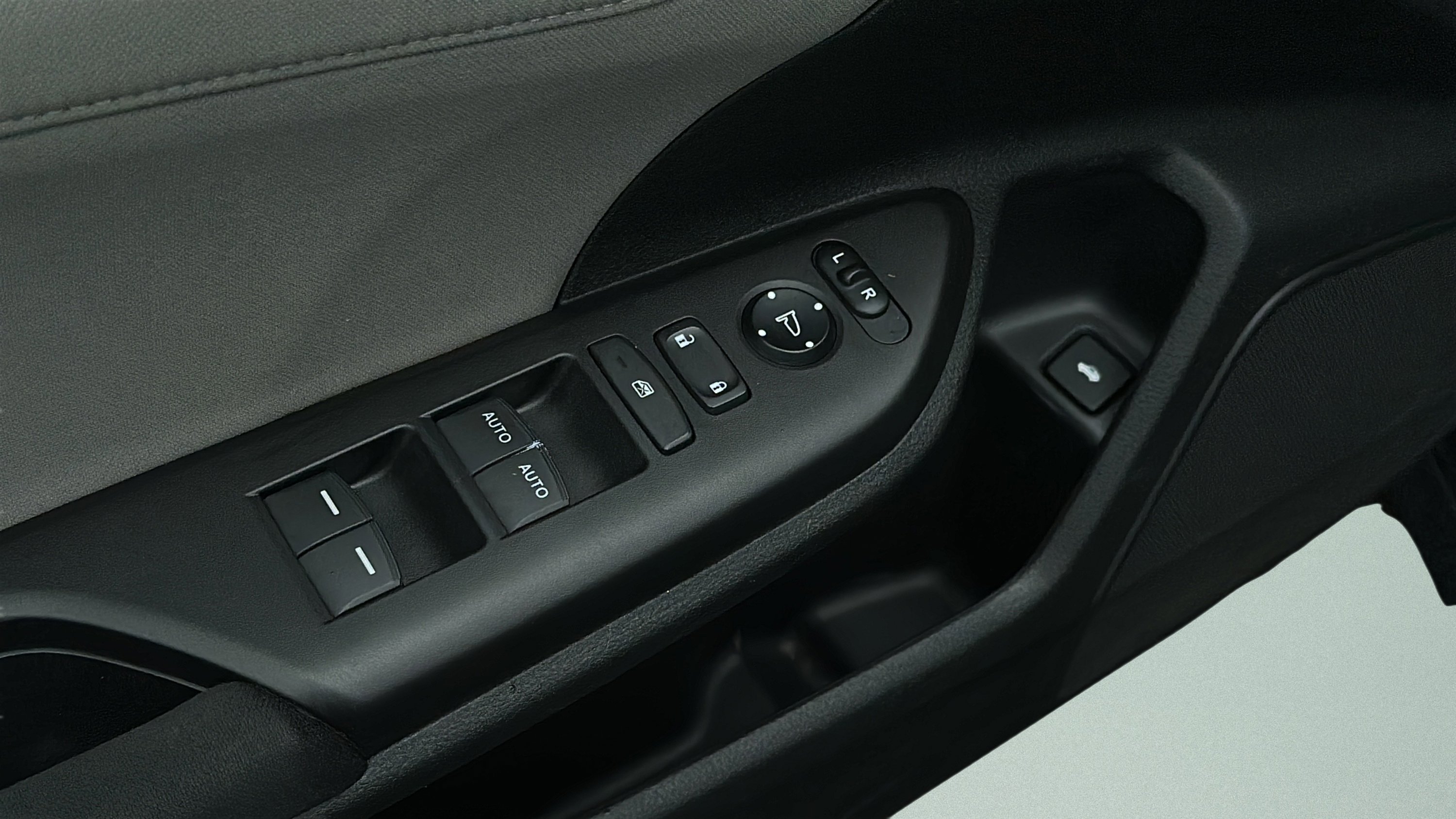 Used 2019 Honda Civic EX image 24