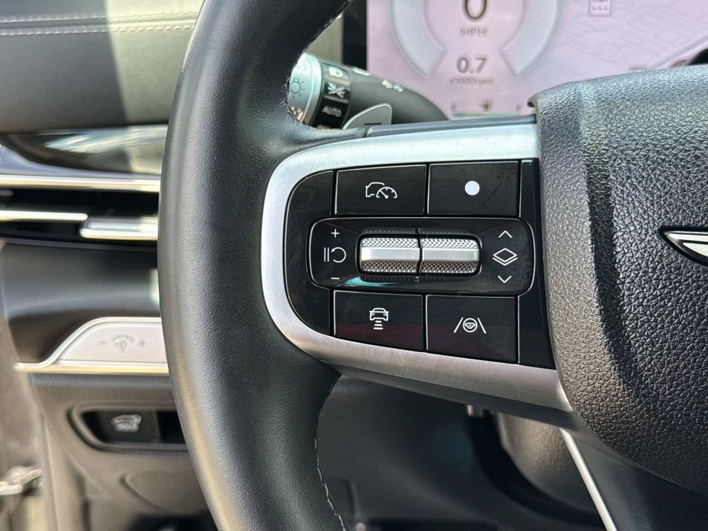 Used 2025 Genesis GV80 2.5T Standard AWD/4WD image 39