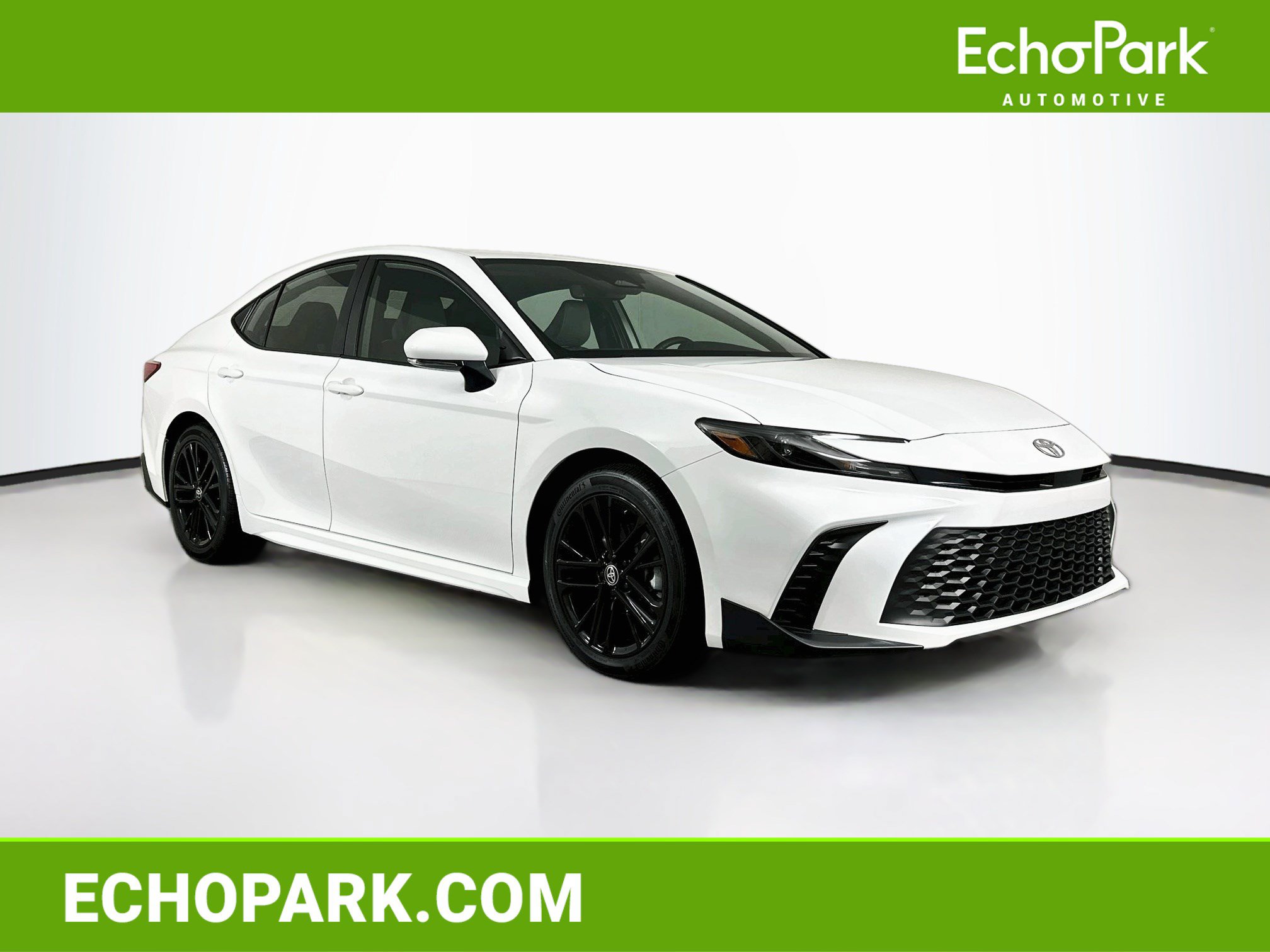 Used 2026 Toyota Camry SE w/ Convenience Package FWD image 1