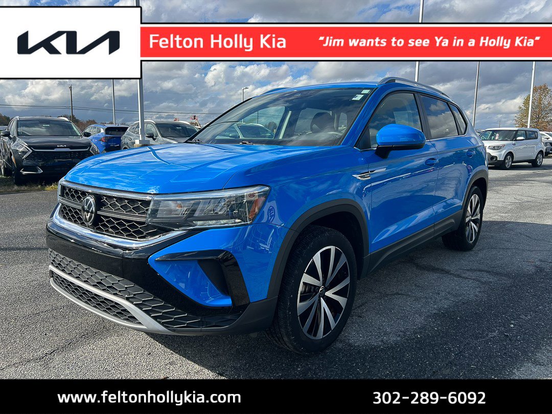 Used 2023 Volkswagen Taos SE image 1