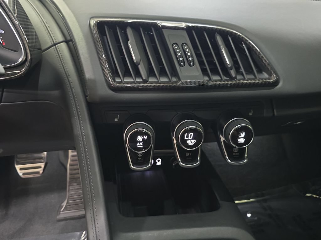 Used 2021 Audi R8 V10 w/ Premium Package RWD image 21