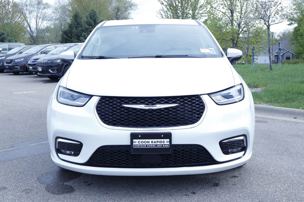 Certified 2023 Chrysler Pacifica Touring-L FWD image 11