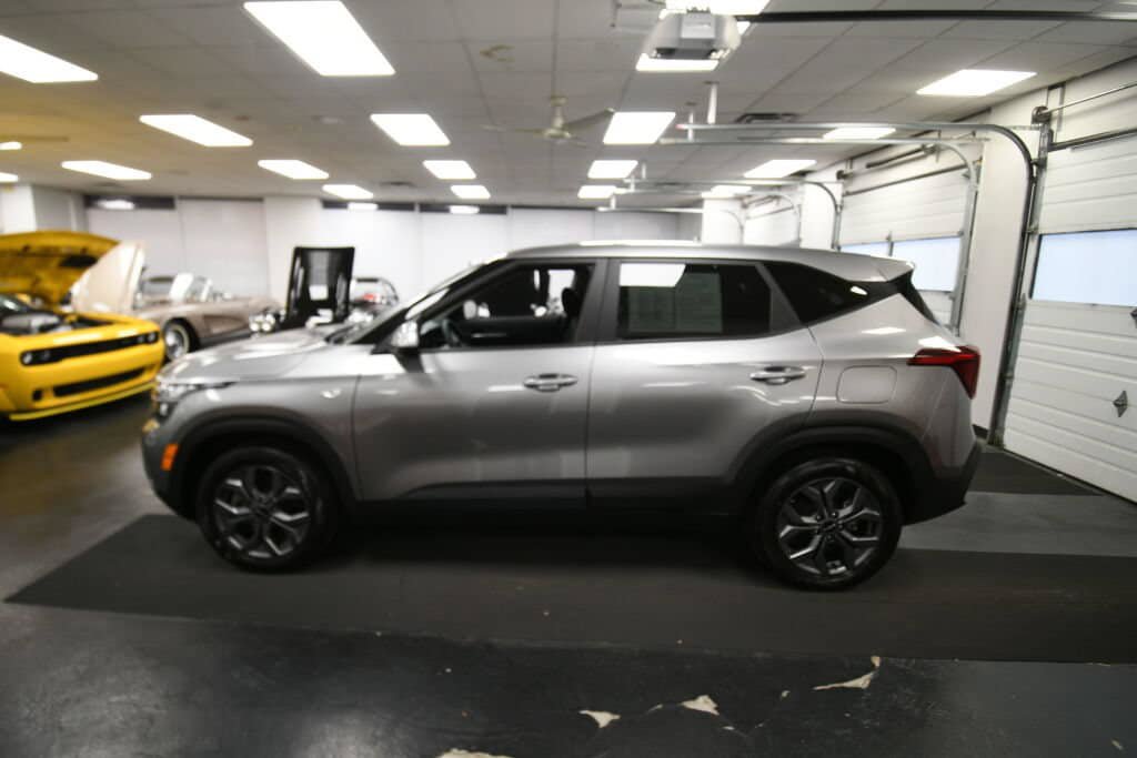 Used 2024 Kia Seltos LX AWD/4WD image 4