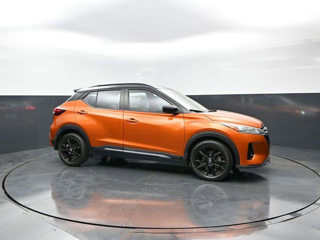 Used 2022 Nissan Kicks SR w/ Premium Package FWD image 6