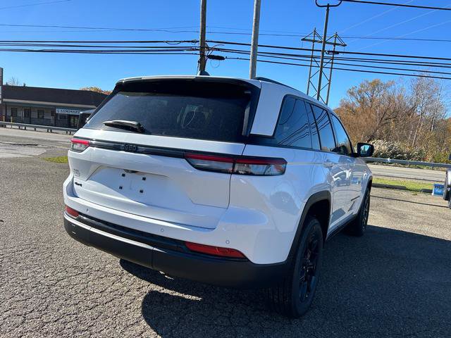 New 2025 Jeep Grand Cherokee Altitude image 5