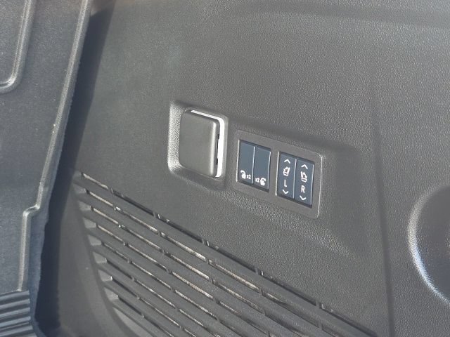 Used 2025 GMC Yukon AT4 Ultimate AWD/4WD image 37