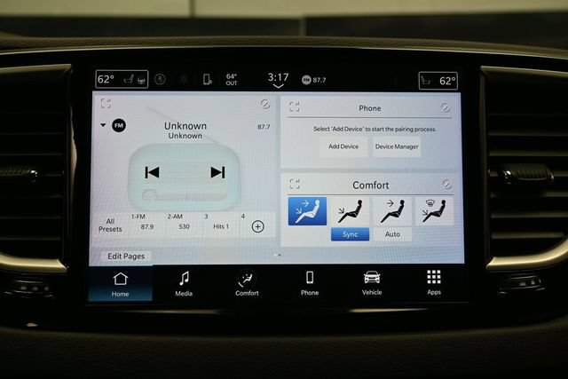 Certified 2024 Chrysler Pacifica Touring-L FWD image 32