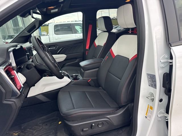 Used 2025 GMC Canyon AT4 w/ AT4X Package AWD/4WD image 9
