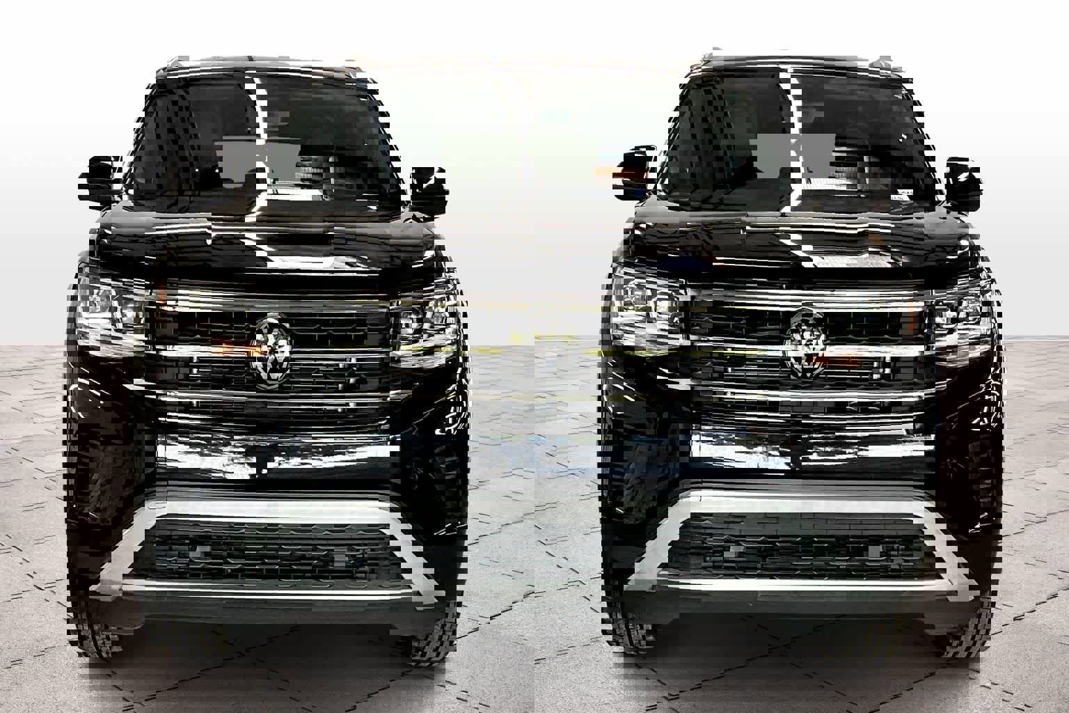 Used 2023 Volkswagen Atlas Cross Sport SE image 3