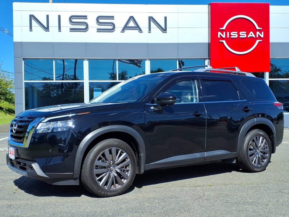 Used 2023 Nissan Pathfinder SL w/ SL Premium Package AWD/4WD image 1