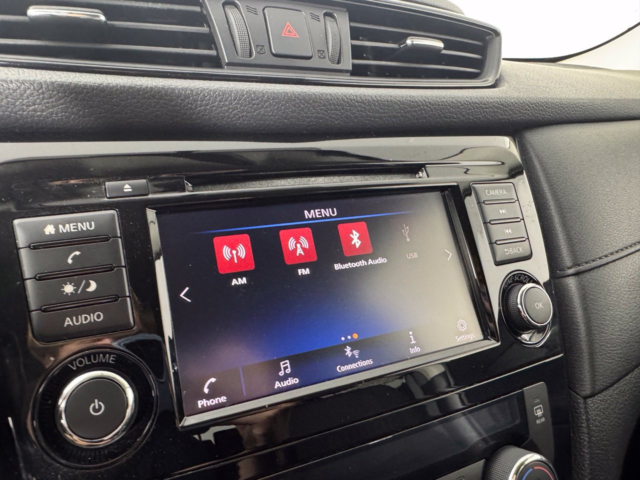 Used 2018 Nissan Rogue SV FWD image 22