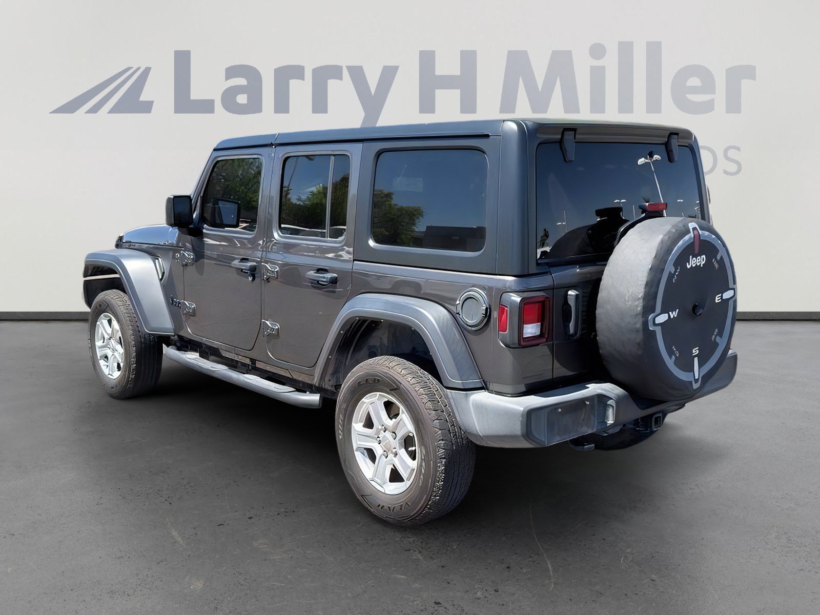 Used 2023 Jeep Wrangler Unlimited Sport AWD/4WD image 3