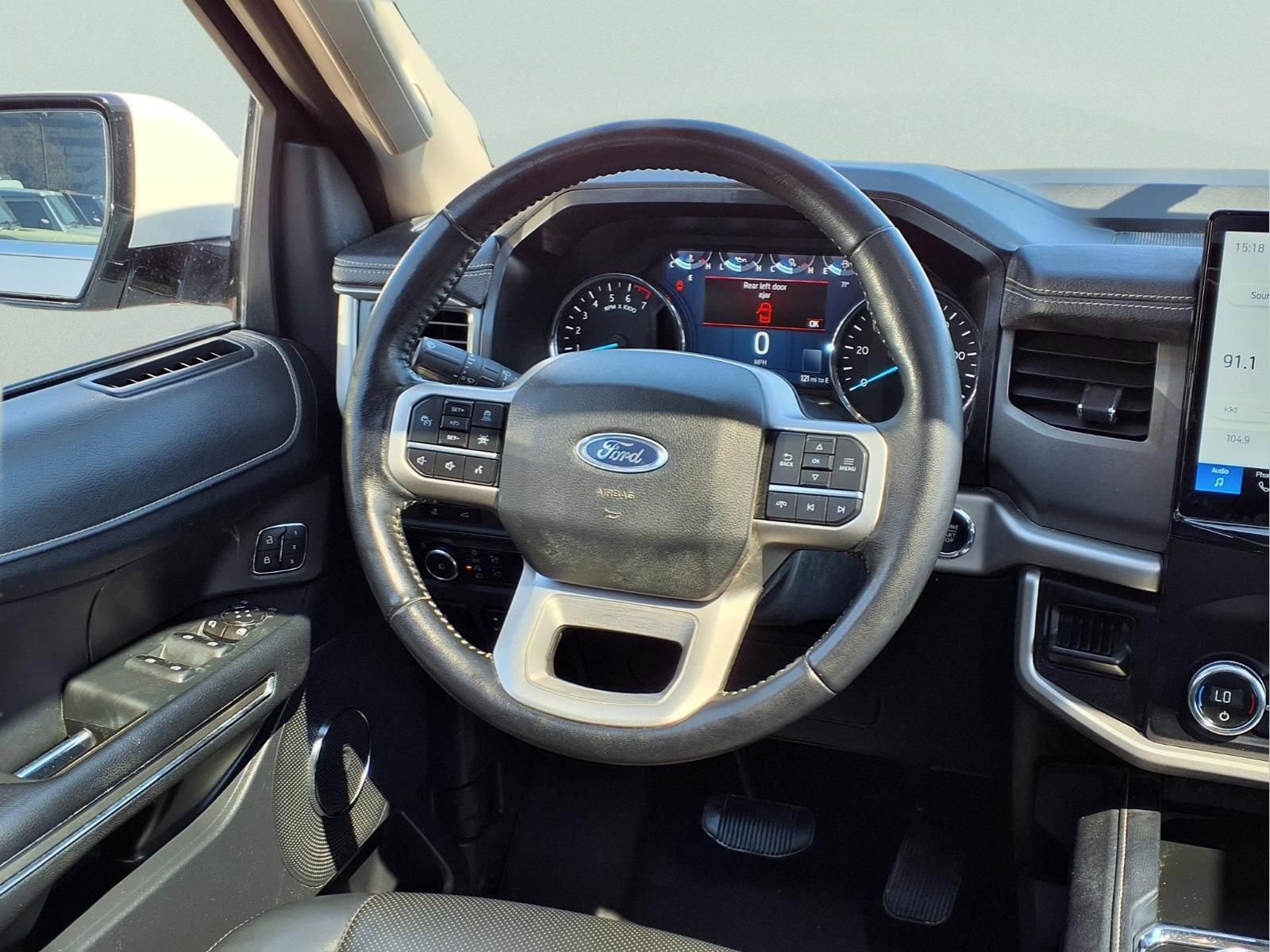 Used 2022 Ford Expedition XLT image 15