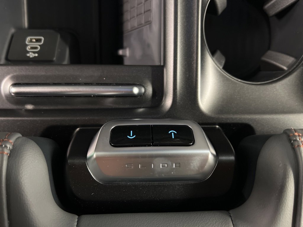 New 2025 Ford Expedition Active image 16