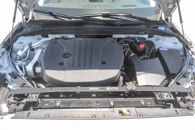 New 2025 Volvo V60 B5 Cross Country Ultra w/ Protection Package Premier image 28