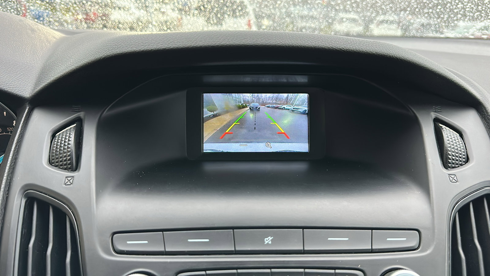 Used 2018 Ford Focus SE image 20