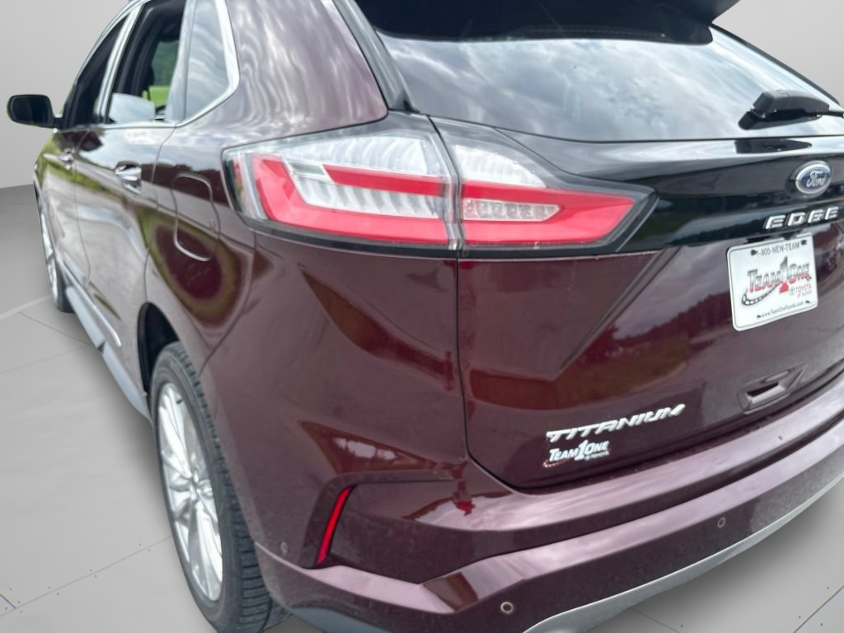 Used 2021 Ford Edge Titanium w/ Equipment Group 301A AWD/4WD image 39