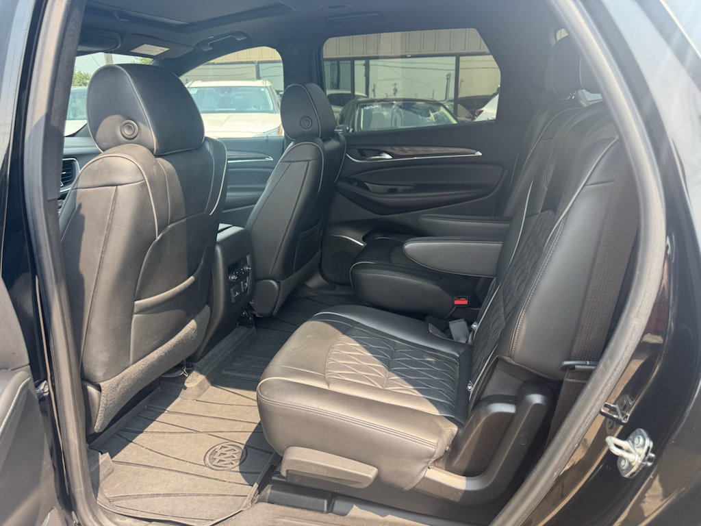 Used 2022 Buick Enclave Avenir w/ Avenir Technology Package FWD image 18