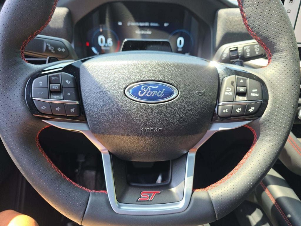 Used 2025 Ford Explorer ST w/ Sun And Sound Package AWD/4WD image 4