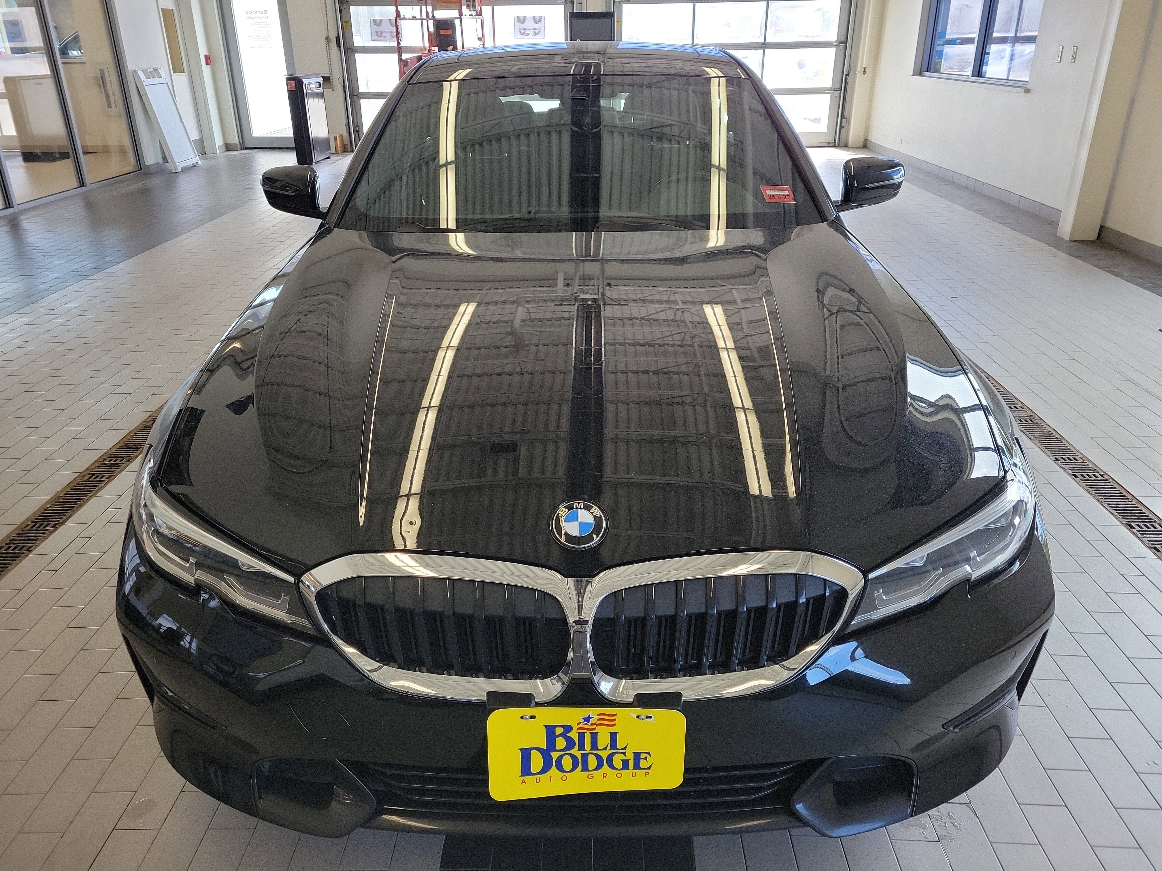Used 2019 BMW 330i xDrive Sedan w/ Convenience Package image 2