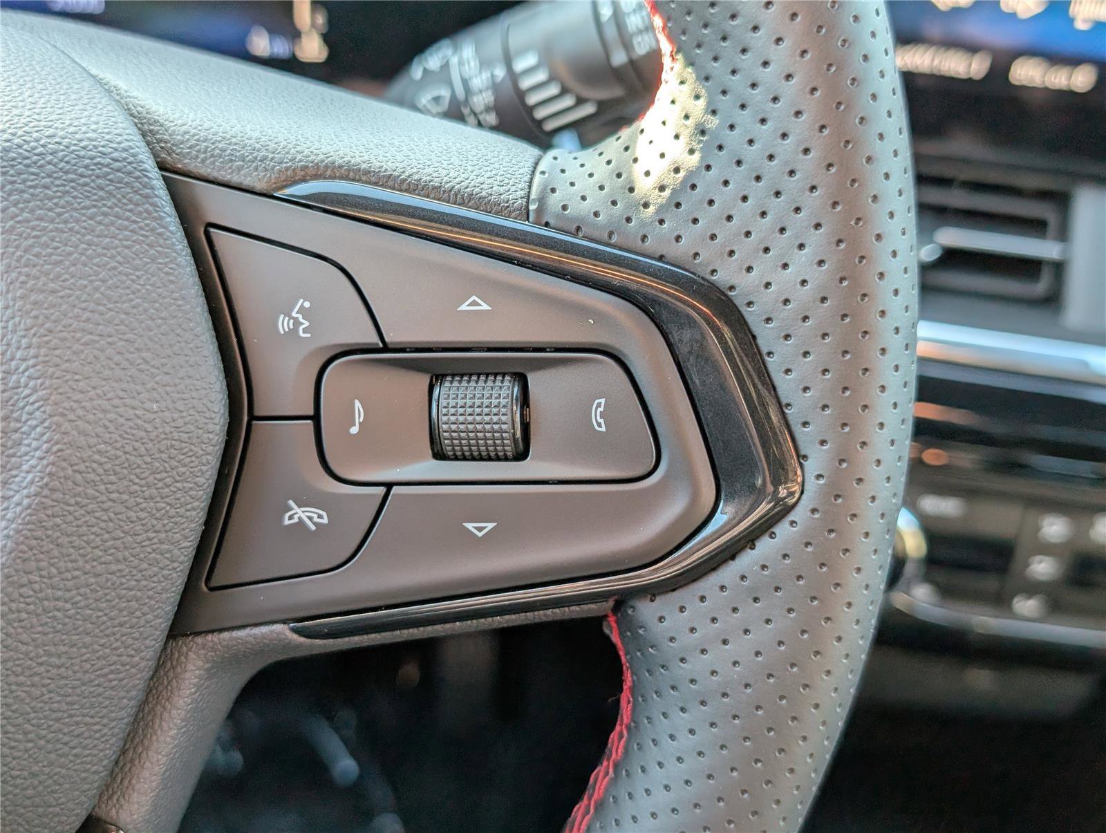 New 2026 Chevrolet Trax RS image 18