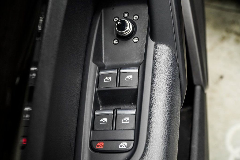 Used 2018 Audi Q5 2.0T Premium Plus w/ Premium Plus Package image 32