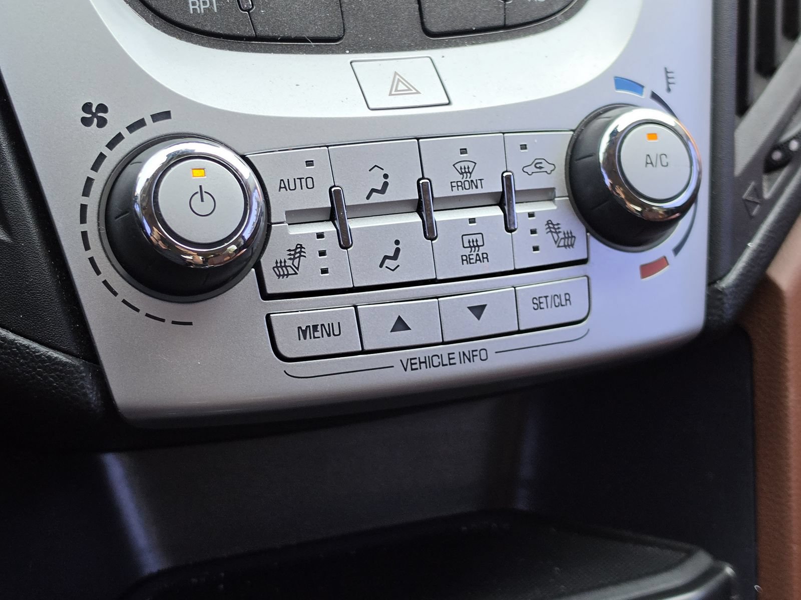 Used 2017 Chevrolet Equinox Premier w/ Enhanced Convenience Package FWD image 19