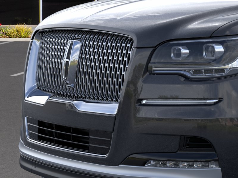 New 2024 Lincoln Navigator Reserve AWD/4WD image 17