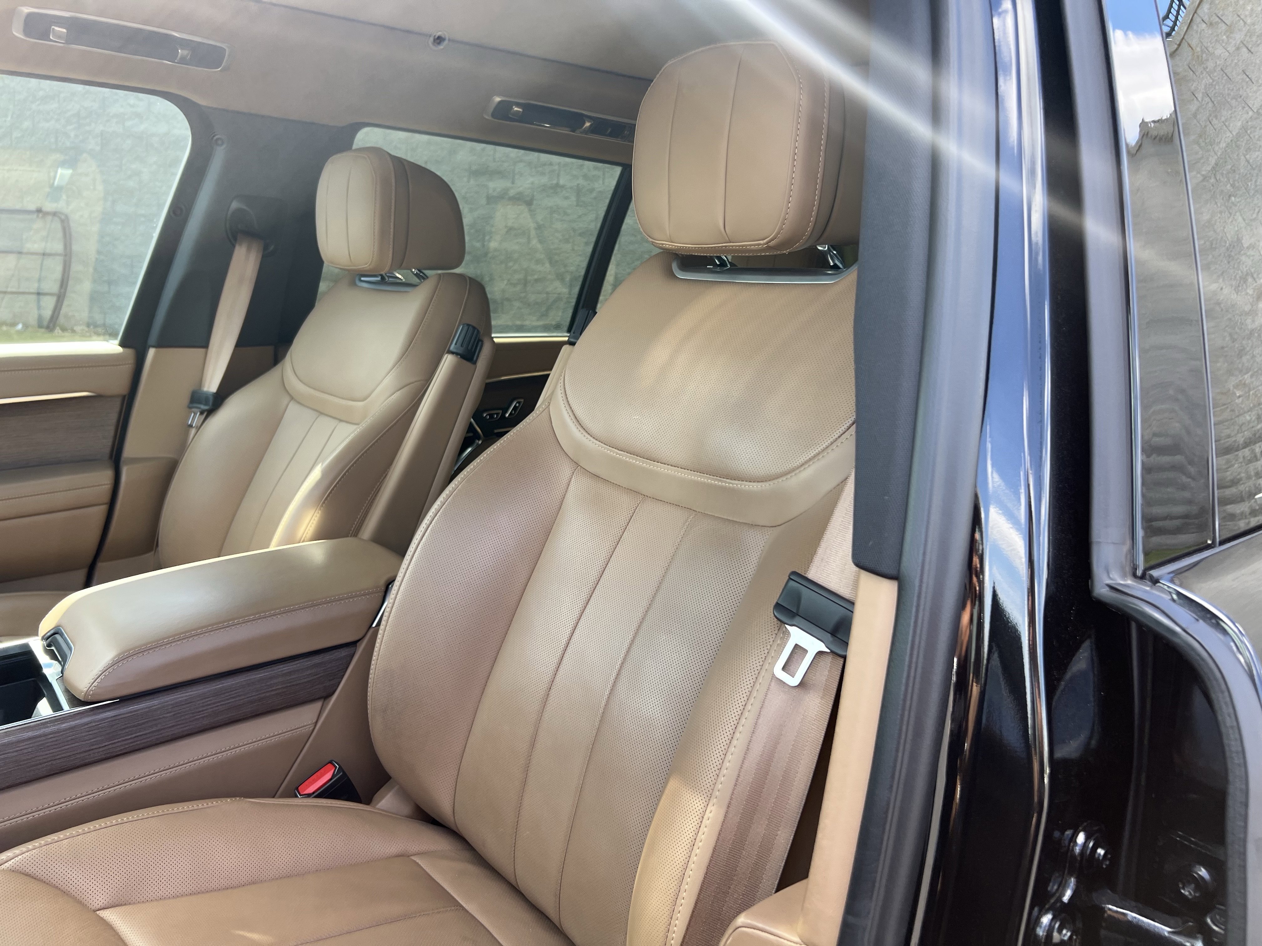 Certified 2024 Land Rover Range Rover Long Wheelbase SE AWD/4WD image 16