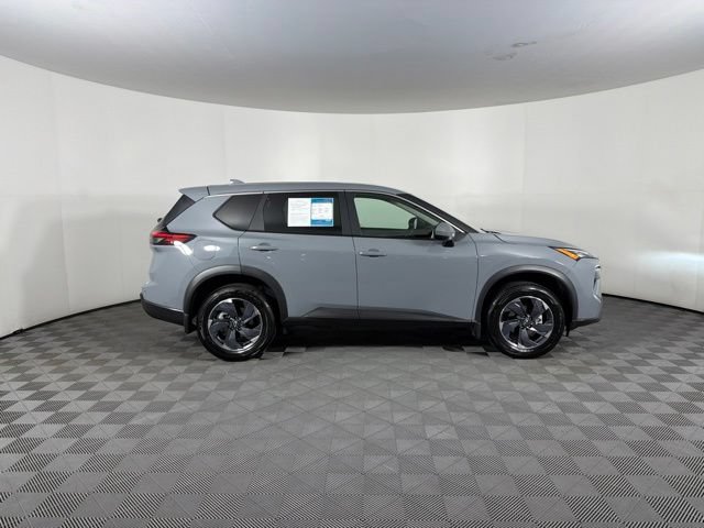 Certified 2026 Nissan Rogue SV FWD image 5