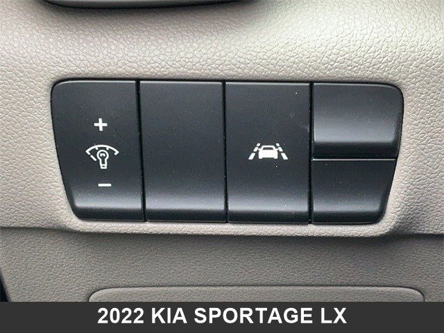 Used 2022 Kia Sportage LX image 25