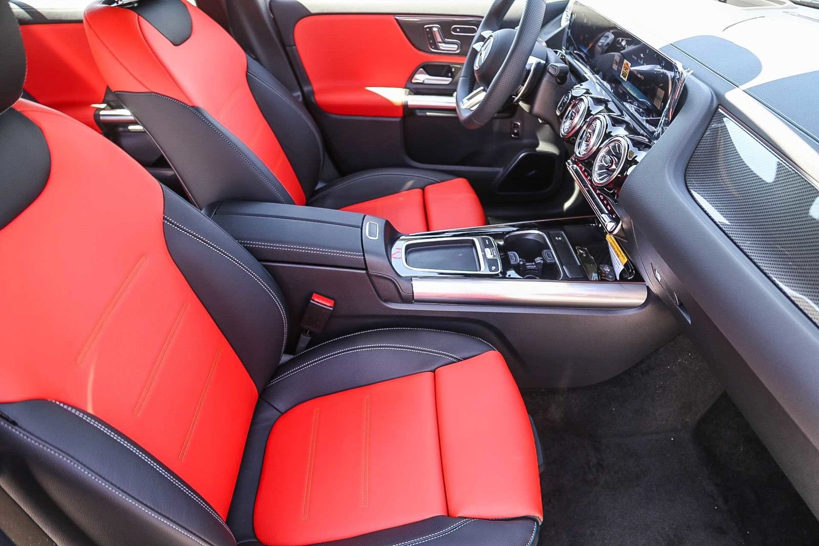 New 2026 Mercedes-Benz GLA 35 AMG 4MATIC image 15