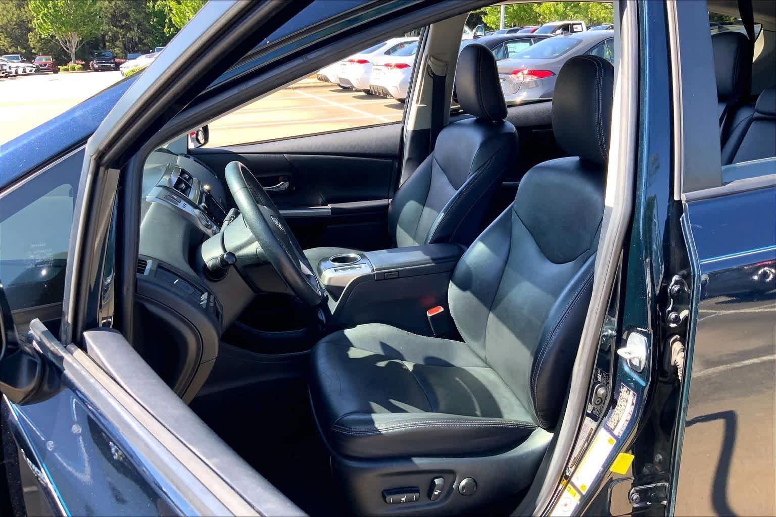 Used 2017 Toyota Prius V Five w/ Advanced Technology Package FWD image 8