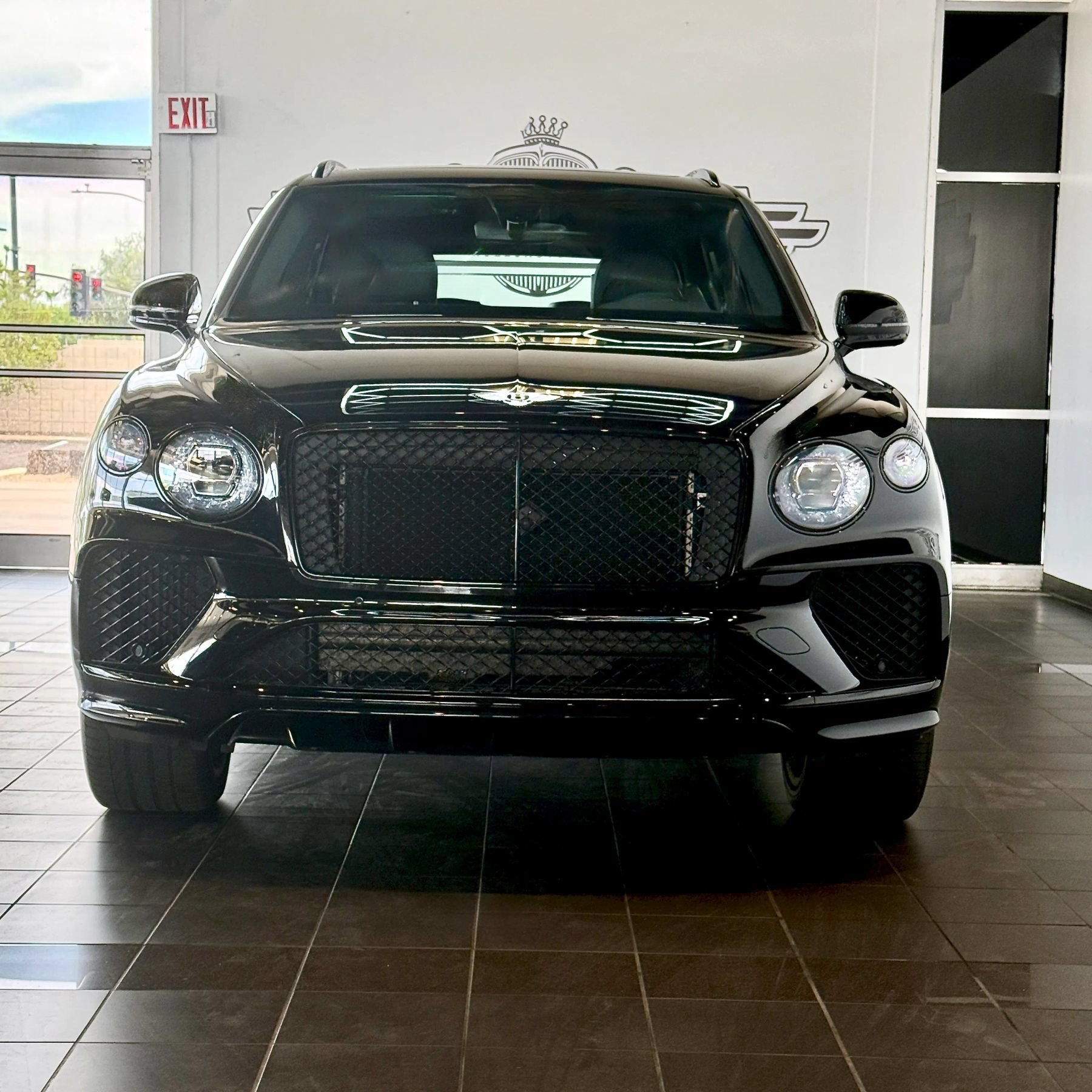Used 2023 Bentley Bentayga AWD/4WD image 2