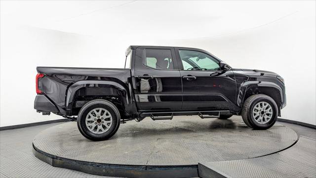 Used 2025 Toyota Tacoma SR image 9