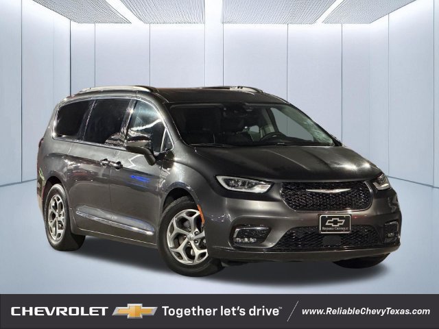 Used 2022 Chrysler Pacifica Limited FWD image 1