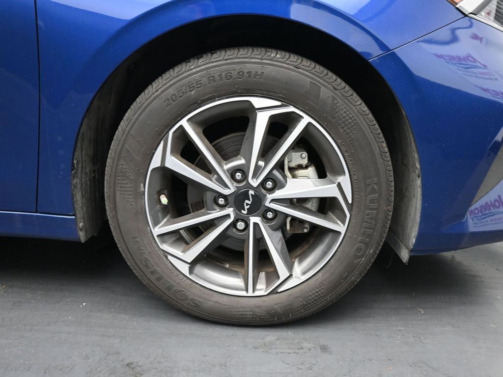 Used 2022 Kia Forte LXS image 11