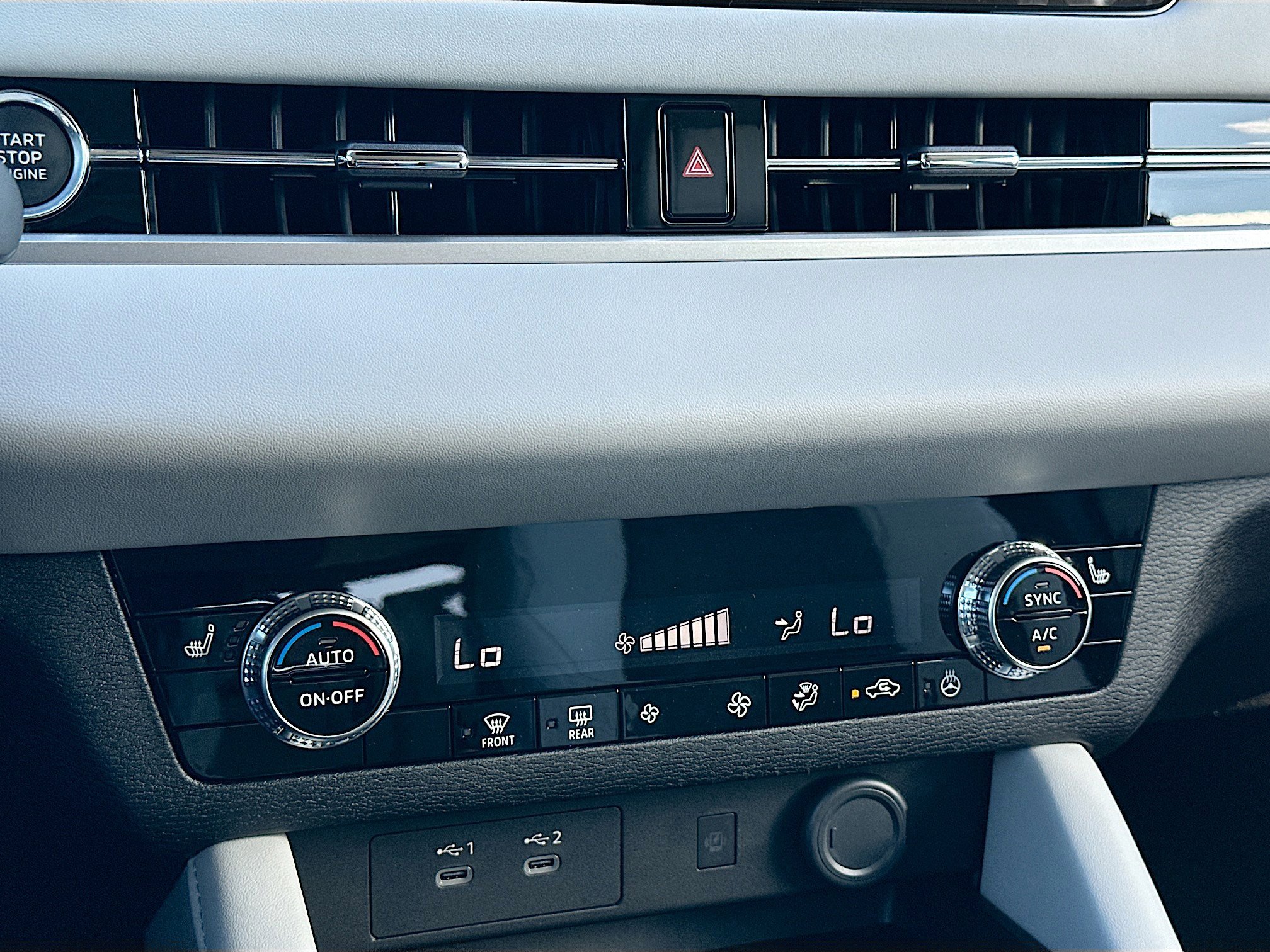 New 2026 Mitsubishi Outlander SE image 11