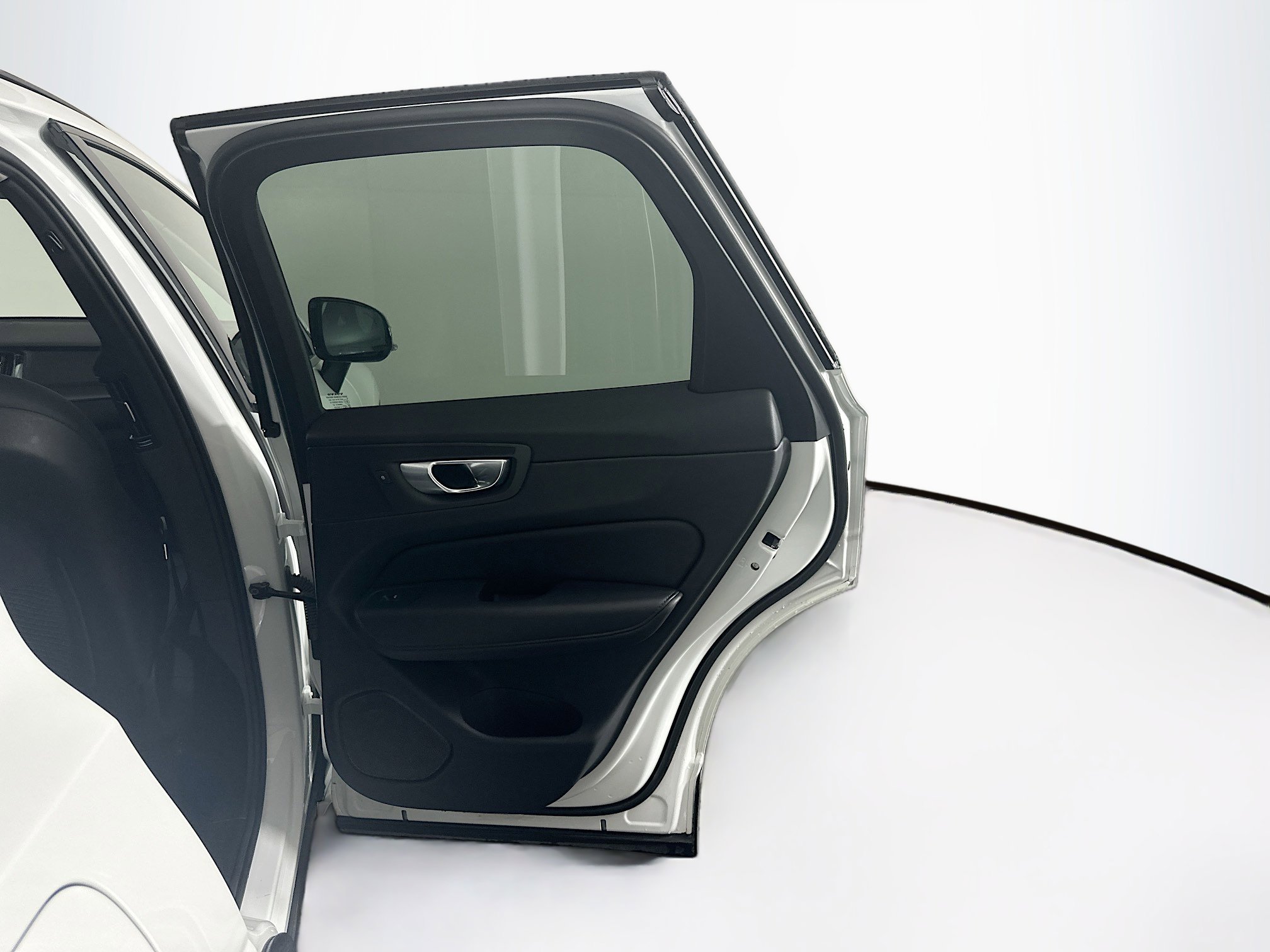 Used 2024 Volvo XC60 B5 Core image 32