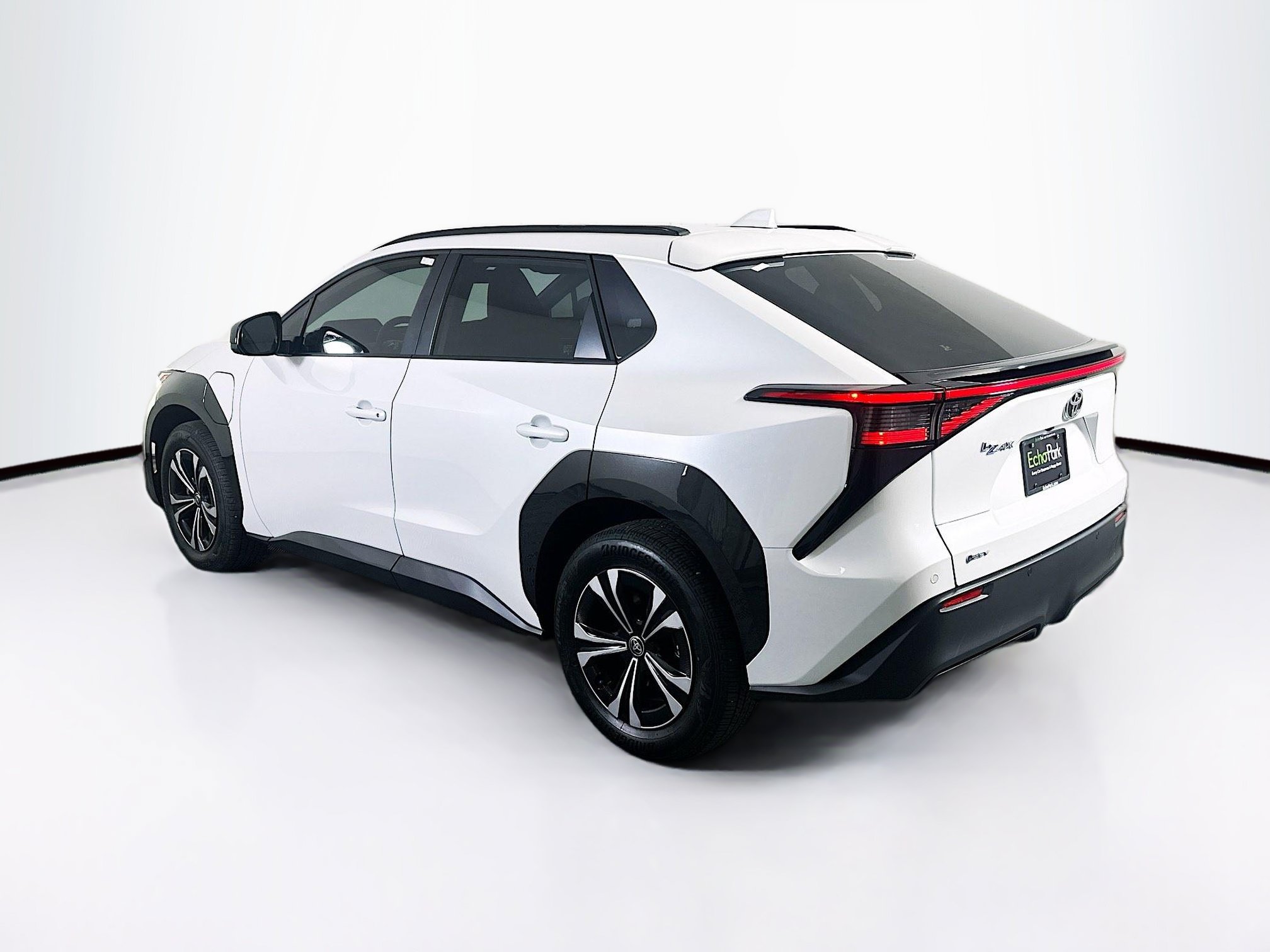 Used 2025 Toyota bZ4X FWD image 5