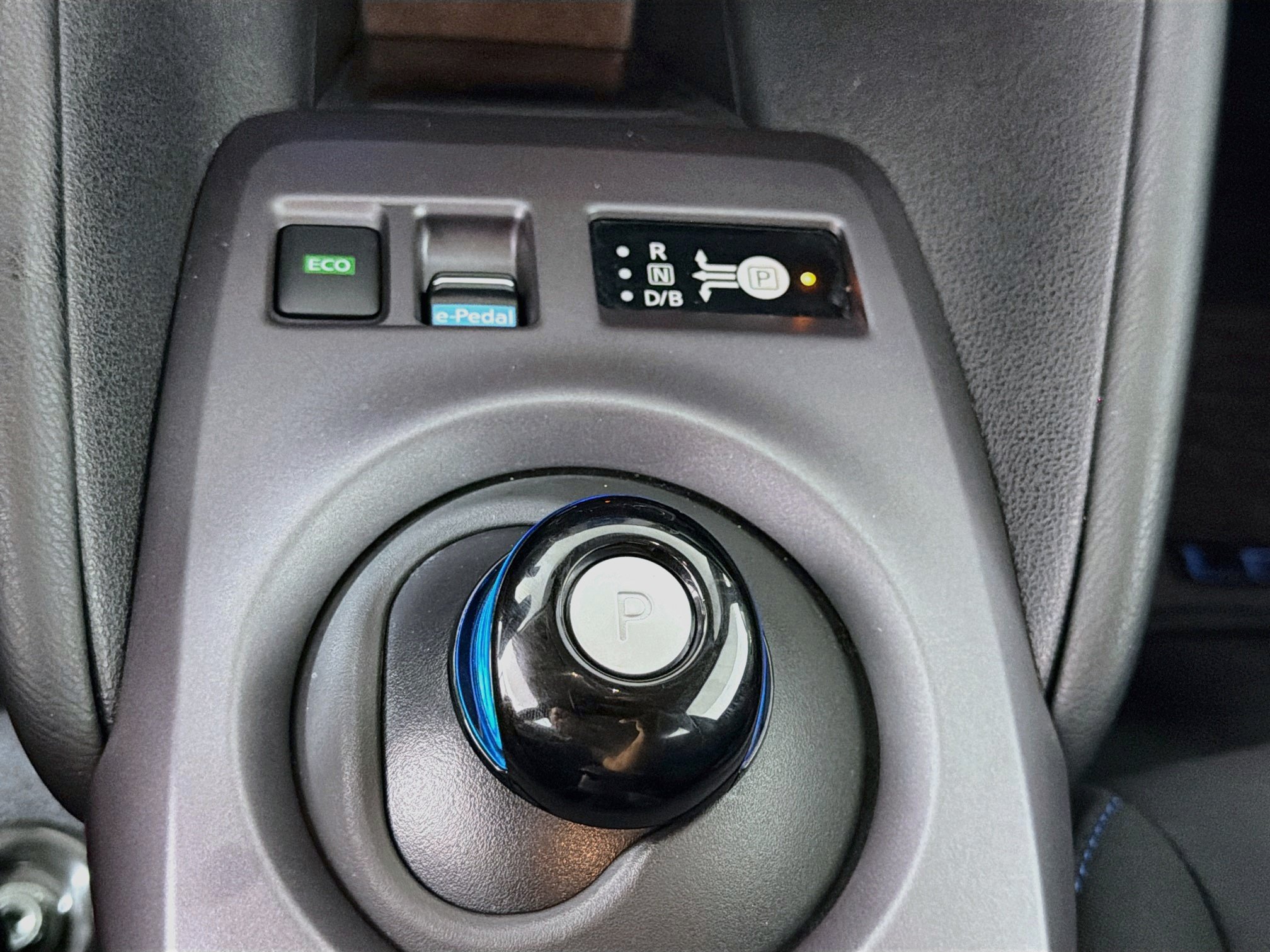 Used 2024 Nissan Leaf S FWD image 23