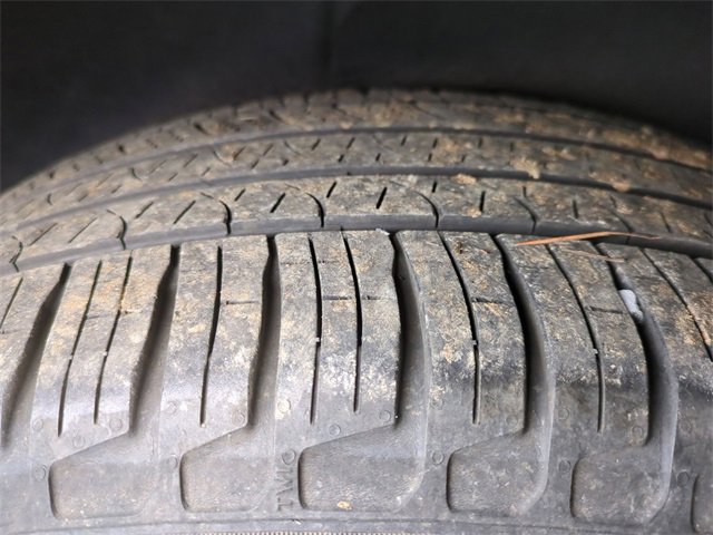 Used 2023 Land Rover Defender 110 SE image 9