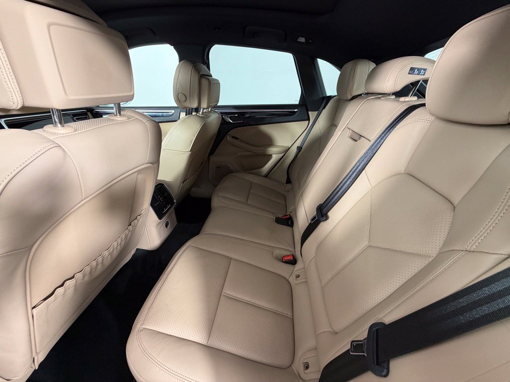 Certified 2024 Porsche Macan S AWD/4WD image 41