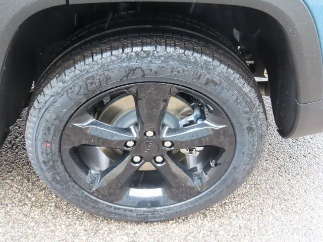 New 2026 Jeep Grand Cherokee L Limited w/ Limited Altitude Package AWD/4WD image 16
