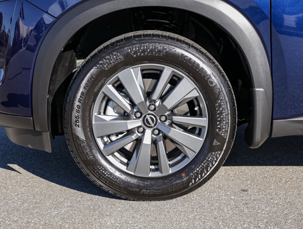 New 2025 Nissan Pathfinder SV image 11