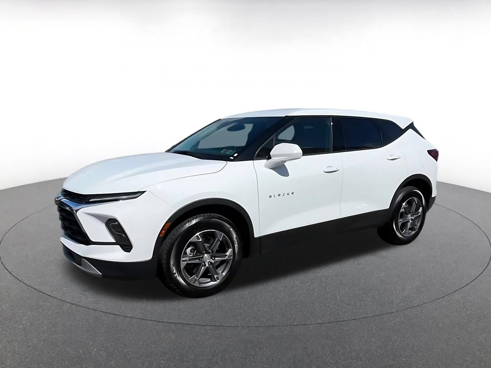 Used 2026 Chevrolet Blazer LT FWD image 7