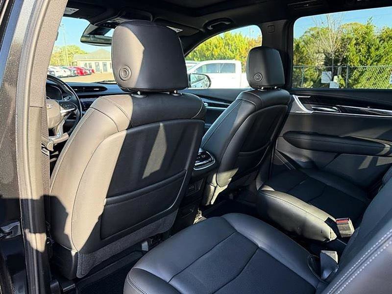 Used 2023 Cadillac XT6 Premium Luxury image 54