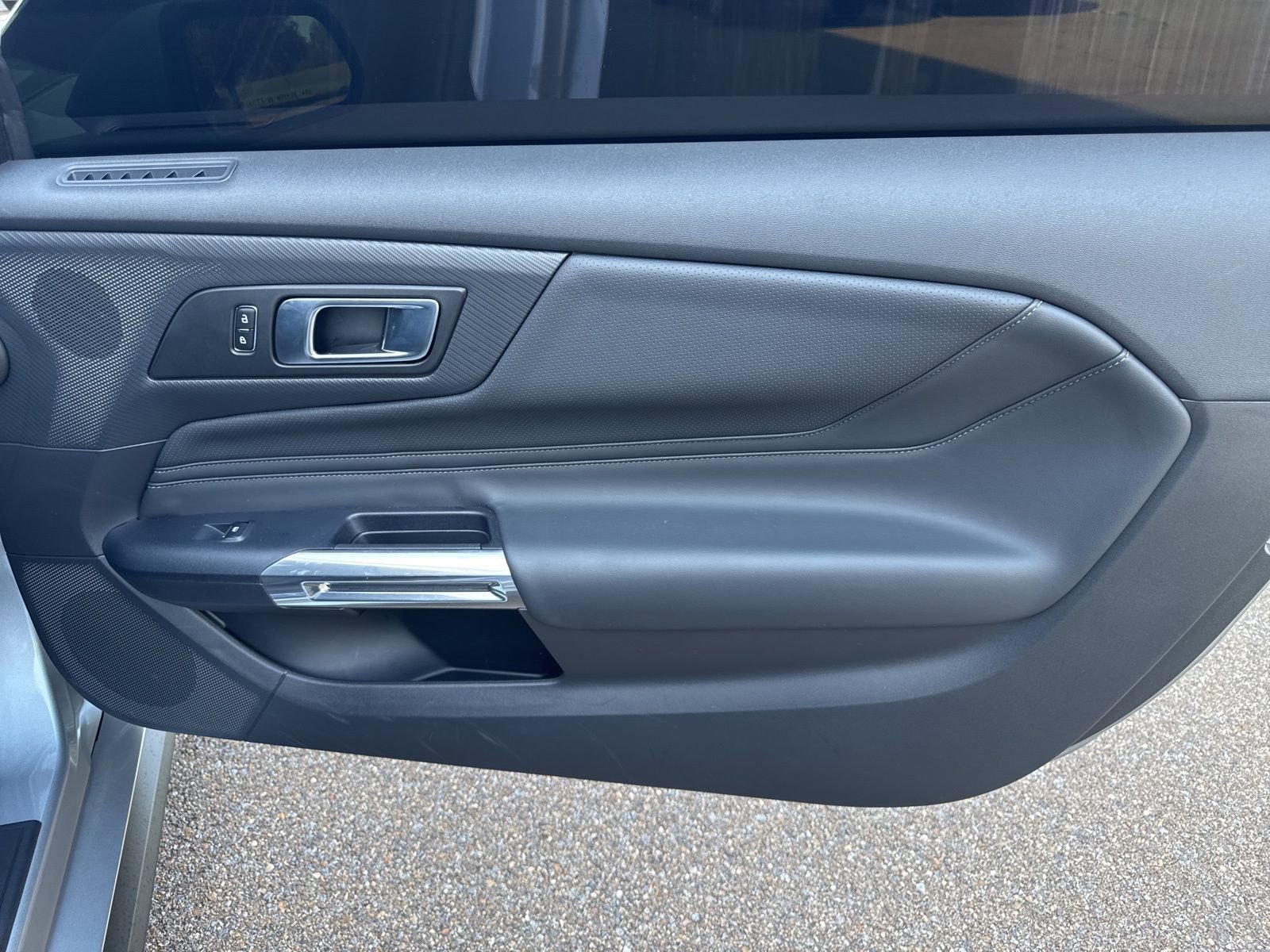 Used 2025 Ford Mustang GT Premium image 27