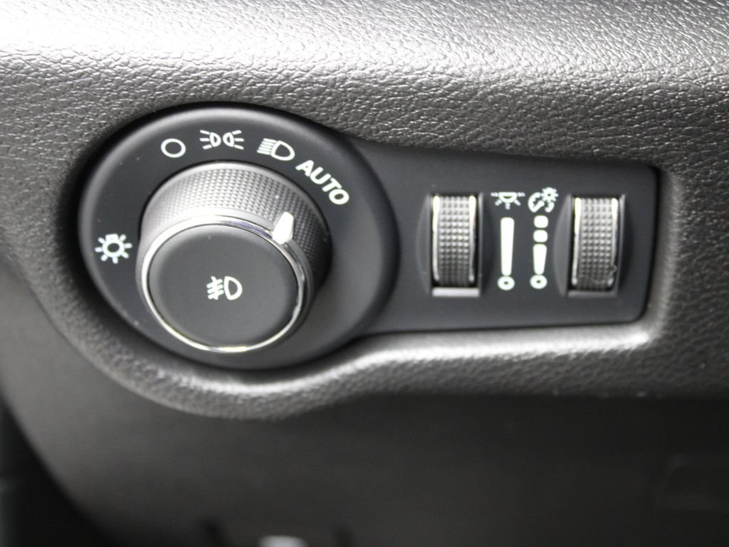 Used 2024 Chrysler Pacifica Touring-L w/ S Appearance Package AWD/4WD image 57